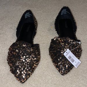 NWT-Cute Leopard Print Metallic Bow Pointed Toe Women’s Shoes Size 9WW By Torrid